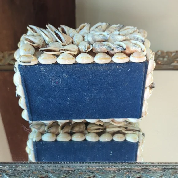 Vintage Handmade Seashell Trinket Box, Keepsake Box Jewelry Box - Picture 6 of 6